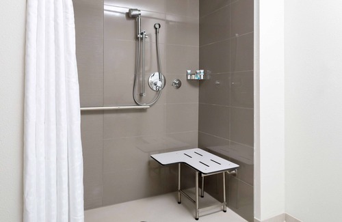 Charlotte Hotel | Top-Rated Hyatt House Charlotte with Pool and Spa Amenities