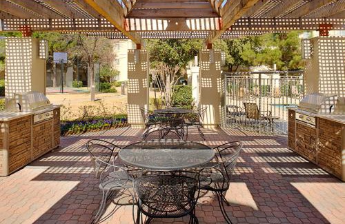 Las Colinas Hotel | Discover Hyatt House Dallas Las Colinas with Pool & Hot Tub