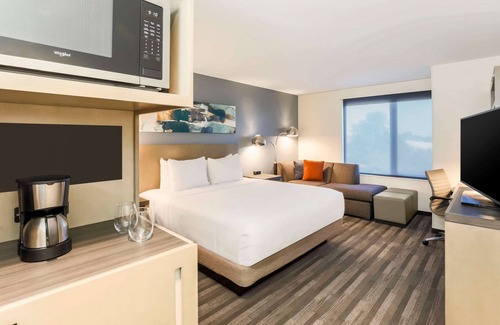Davis Hotel | Discover Hyatt House Davis: Family-Friendly with Pool & Spa