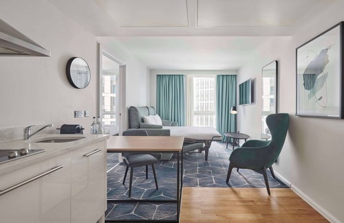 Stratford and New Town Hotel | Discover Hyatt House London Stratford - Rated 9.2/10!