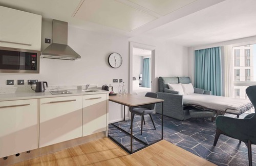 Stratford and New Town Hotel | Discover Hyatt House London Stratford - Rated 9.2/10!