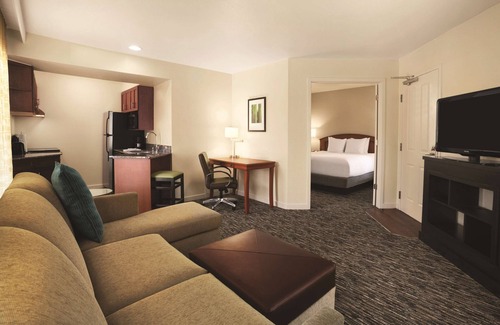 Pleasanton Hotel | Highly Rated HYATT house Pleasanton with Pool and Spa