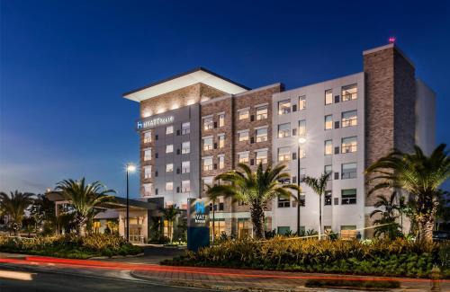 Isla Grande Hotel | Experience Hyatt House San Juan: Oceanfront Bliss Awaits