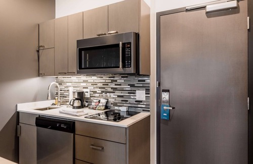 Winnipeg Hotel | Eco-Friendly Stay at Hyatt House Winnipeg-South