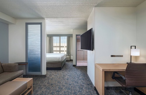Gateway Hotel | Stylish Hyatt Place Austin/Arboretum with Pool & Spa