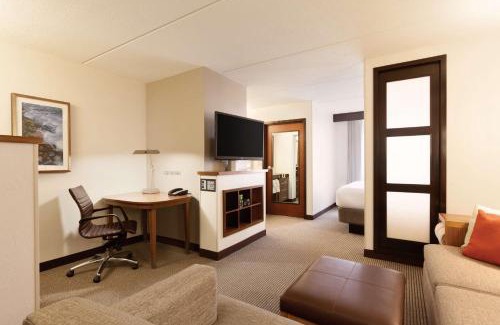 Medford Hotel | Pet-Friendly Hyatt Place Boston/Medford with Pool Access