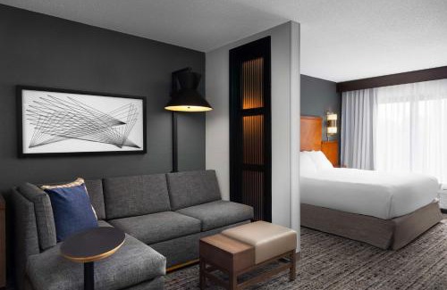 Chantilly Hotel | Pet-Friendly Retreat at Hyatt Place Chantilly Dulles Airport