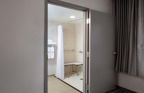 Chantilly Hotel | Pet-Friendly Retreat at Hyatt Place Chantilly Dulles Airport