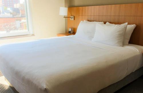 Hyde Park Hotel | Comfortable Stay at Hyatt Place Chicago-South/University
