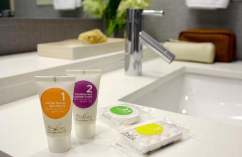 Delano Hotel | Ideal Stay at Hyatt Place Delano with Oceanfront Views