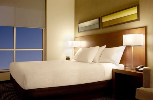 Royal Oak Hotel | Discover Hyatt Place Detroit Royal Oak with Spa & Breakfast