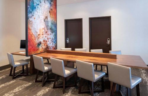 Royal Oak Hotel | Inviting Hyatt Place Detroit/Royal Oak: Pet-Friendly Stay