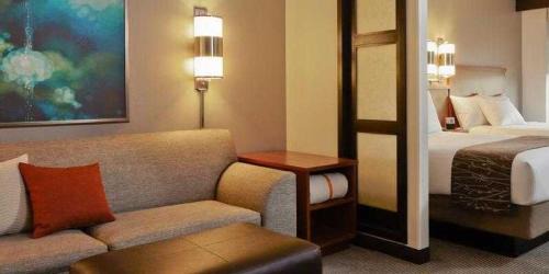 Royal Oak Hotel | Inviting Hyatt Place Detroit/Royal Oak: Pet-Friendly Stay