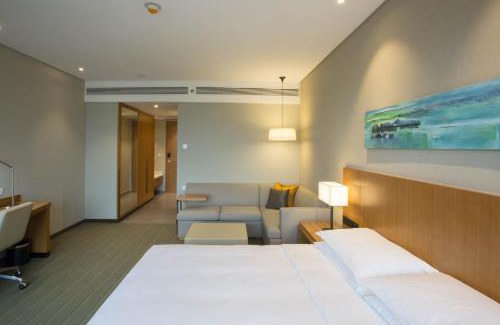 Nanhai Hotel | Comfortable Hyatt Place Foshan Lishui with Breakfast & Hot Tub