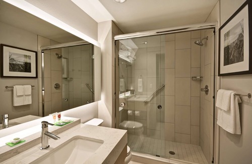 Raisin Hotel | Comfortable Stay at Hyatt Place Fresno with Pool & Breakfast