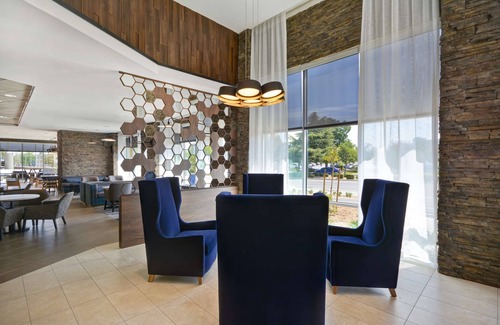 Raisin Hotel | Comfortable Stay at Hyatt Place Fresno with Pool & Breakfast