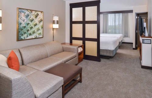 Herndon Hotel | Convenient Hyatt Place Herndon Near Dulles Airport