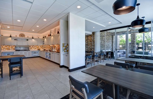 Huntsville Hotel | Explore Hyatt Place Huntsville: Family-Friendly Comfort