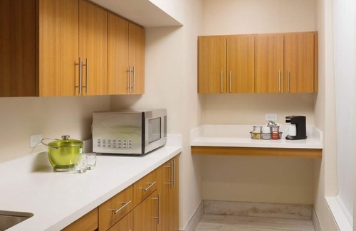North Overton Hotel | Top-Rated Hyatt Place Lubbock with Pool and Spa Amenities