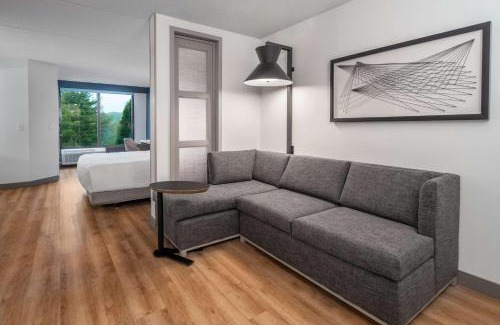 Mystic Hotel | Discover Hyatt Place Mystic: Pet-Friendly Oceanfront Retreat