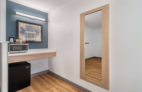Mystic Hotel | Discover Hyatt Place Mystic: Family-Friendly with Pool