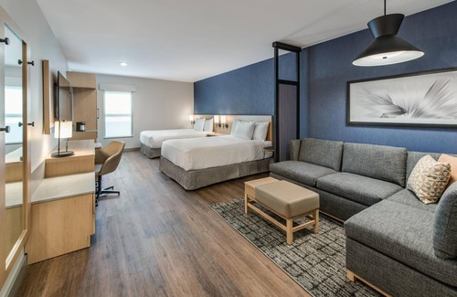 Newark Hotel | Top-Rated Hyatt Place Newark on Main Street with Pool & Breakfast
