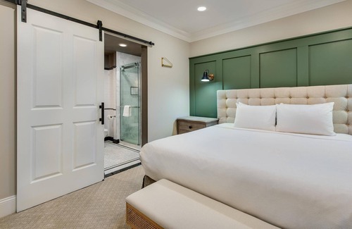 Newark Hotel | Top-Rated Hyatt Place Newark on Main Street with Pool & Breakfast