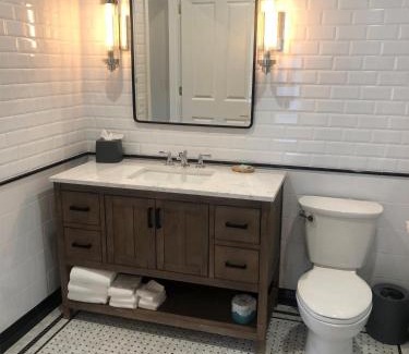 Newark Hotel | Pet-Friendly Hyatt Place Newark on Main Street with Pool