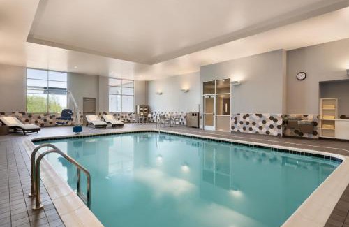 Downtown Niagara Falls Hotel | Pet-Friendly Hyatt Place Niagara Falls with Pool & Restaurant