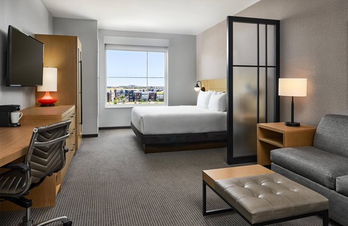 Dupont Hotel | Discover Hyatt Place Peña Station/DEN Airport with Pool & Dining