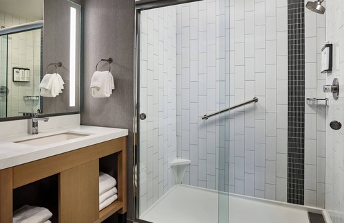 Dupont Hotel | Discover Hyatt Place Peña Station/DEN Airport with Pool & Dining