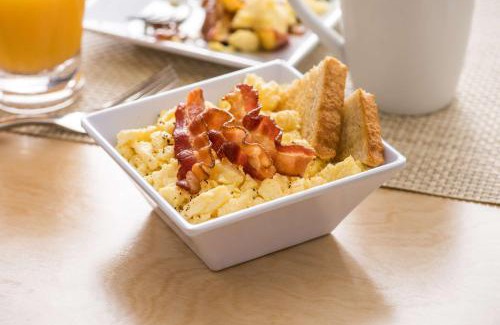 North Mountain Hotel | Discover Hyatt Place Phoenix-North: Family-Friendly Retreat