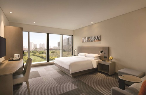 Changning Hotel | Discover Hyatt Place Shanghai Tianshan Plaza with Pool & Dining
