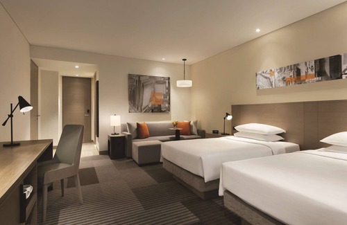Changning Hotel | Discover Hyatt Place Shanghai Tianshan Plaza with Pool & Dining