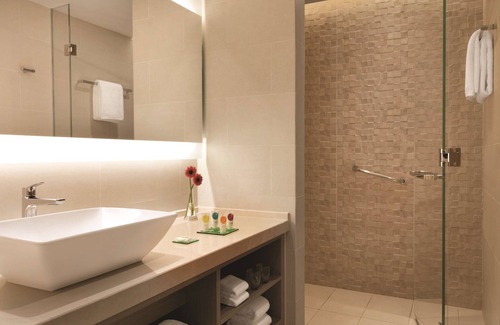 Changning Hotel | Discover Hyatt Place Shanghai Tianshan Plaza with Pool & Dining