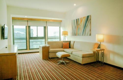 Bao'an Hotel | Enjoy Oceanfront Comfort at Hyatt Place Shenzhen Airport