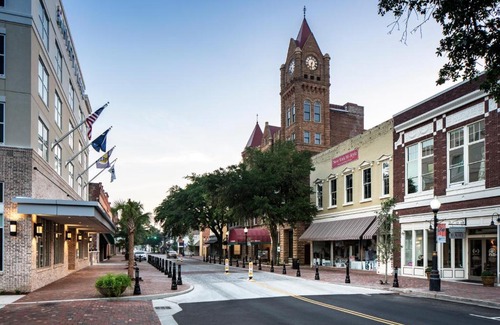 Sumter Hotel | Pet-Friendly Hyatt Place Sumter/Downtown with Pool & Breakfast