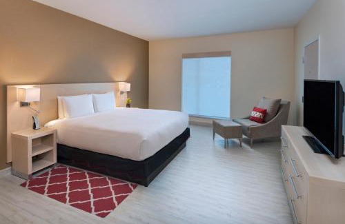 Tegucigalpa Hotel | Pet-Friendly Hyatt Place Tegucigalpa with Pool & Eco Amenities