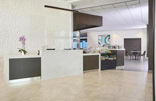 Gateway Hotel | Discover Hyatt Place Toronto/Mississauga Centre - Pet Friendly Stay