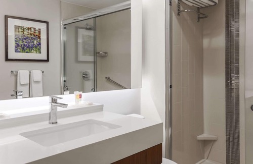 Waco Hotel | Comfortable Stay at Hyatt Place Waco with Pool & Spa