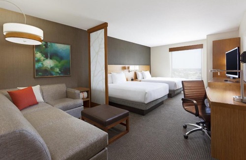 West Des Moines Hotel | Discover Hyatt Place West Des Moines with Pet-Friendly Perks