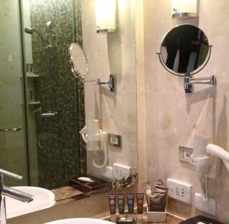 Nong Prue Hotel | Discover Novotel Bangkok Suvarnabhumi Airport with Pool & Spa
