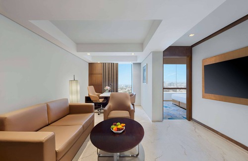 Teynampet Hotel | Discover Hyatt Regency Chennai: Family-Friendly Oasis