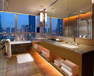 Jiang Bei Hotel | Elegant Hyatt Regency Chongqing: Pool, Spa & Ocean Views