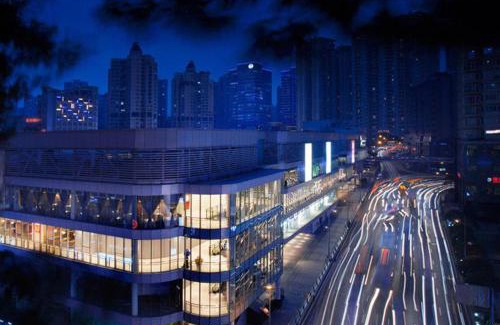 Jiang Bei Hotel | Elegant Hyatt Regency Chongqing: Pool, Spa & Ocean Views