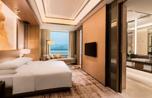 Cangshan Hotel | Discover Hyatt Regency Fuzhou Cangshan: 5-Star Comfort & Spa