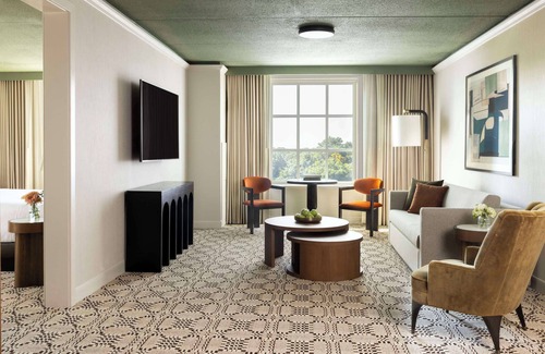 Stamford Hotel | Relax at Hyatt Regency Greenwich: Pool, Spa & Family-Friendly