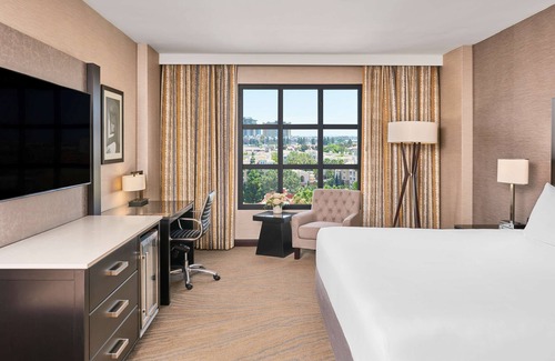 University City Hotel | Inviting Hyatt Regency La Jolla: Spa, Pool & Family-Friendly