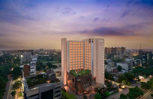 Gomti Nagar Hotel | Experience Hyatt Regency Lucknow with Oceanfront Bliss