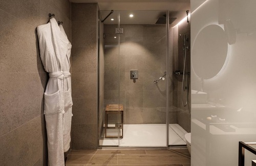 Paceville Hotel | Indulgent Hyatt Regency Malta: Top Amenities & 9.6/10 Rating